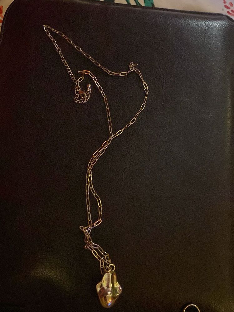 Gold Pendant Necklace