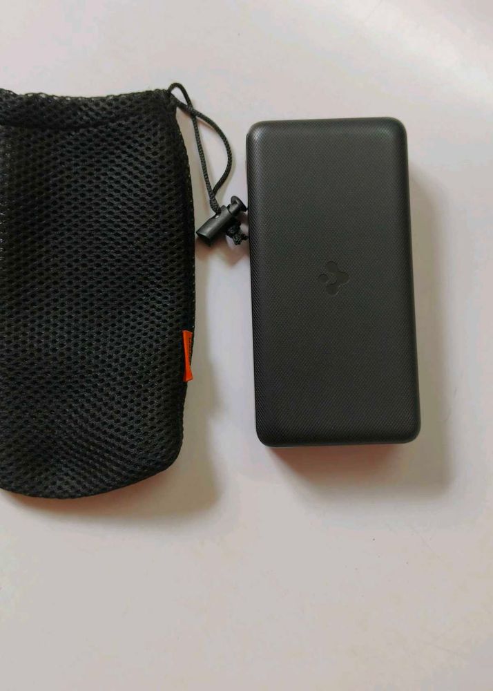 Spigen ArcPack 30000mAh Power Bank, PD3