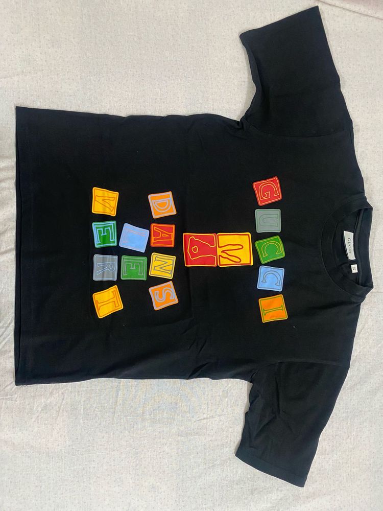 Dans Le Vent Black Graphic Tee