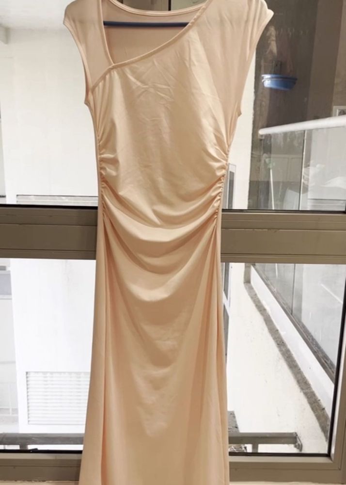 Elegant Blush Ruched Midi Dress