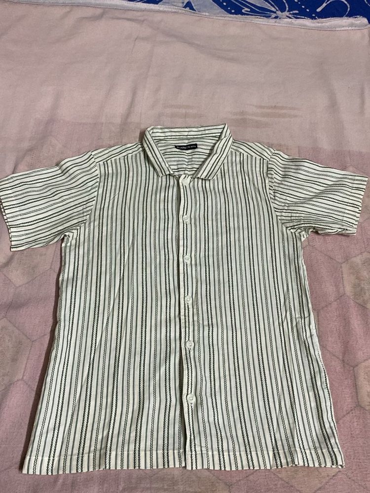 Collard Half Slv Shirt With Green Stripe