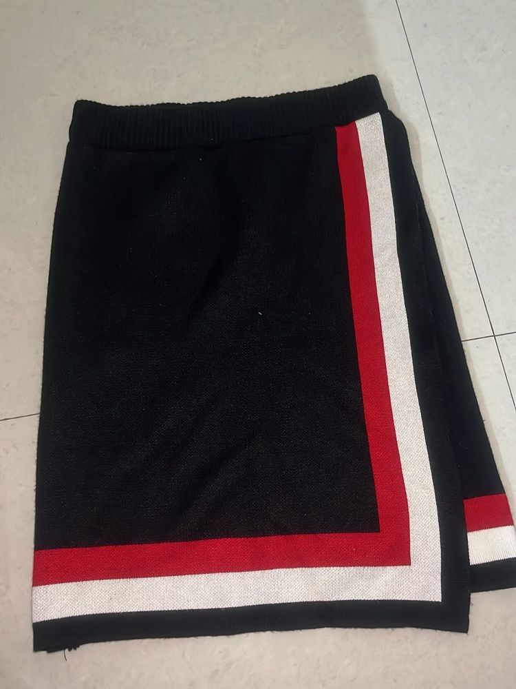 Stylish Woollen Black Skirt