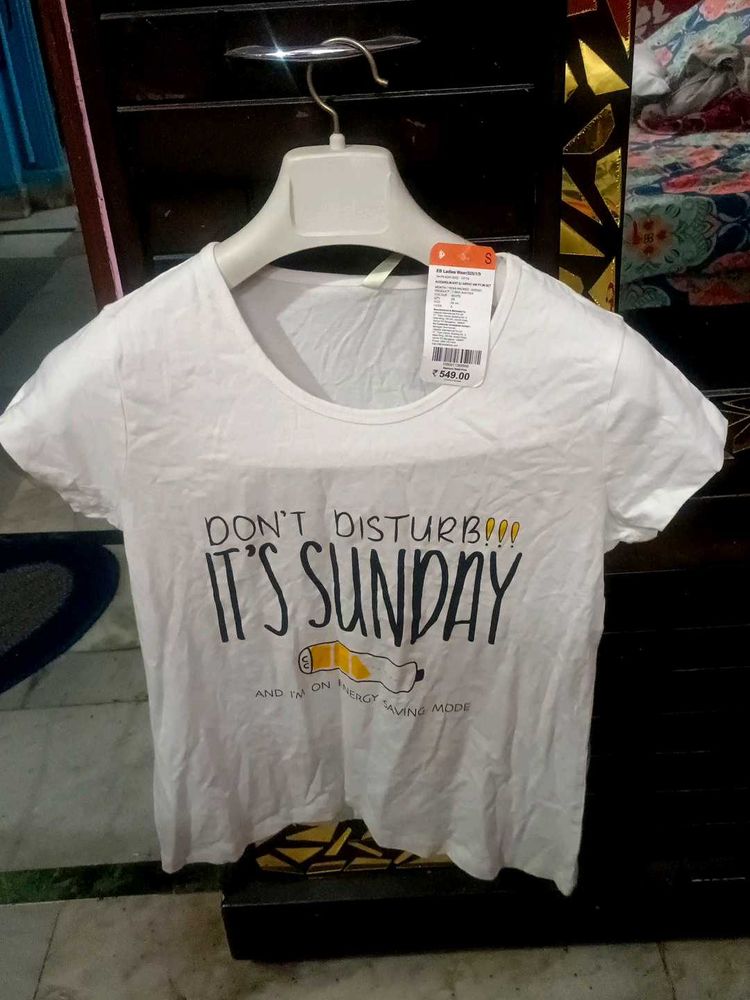 Women Classic T Shirt Summers Wear.