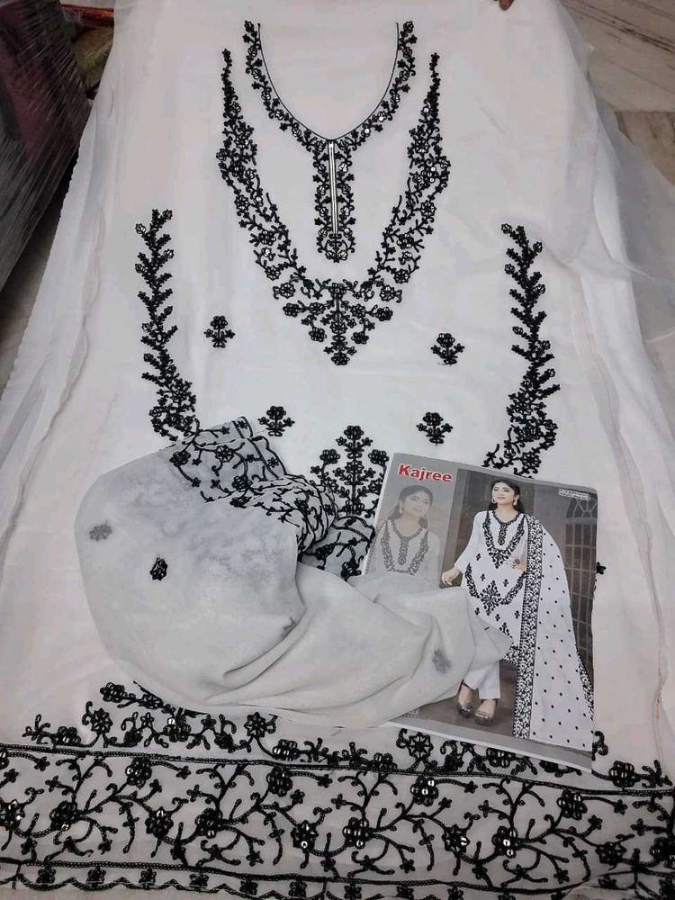 Elegant White &amp; Black Embroidered Salwar Kameez