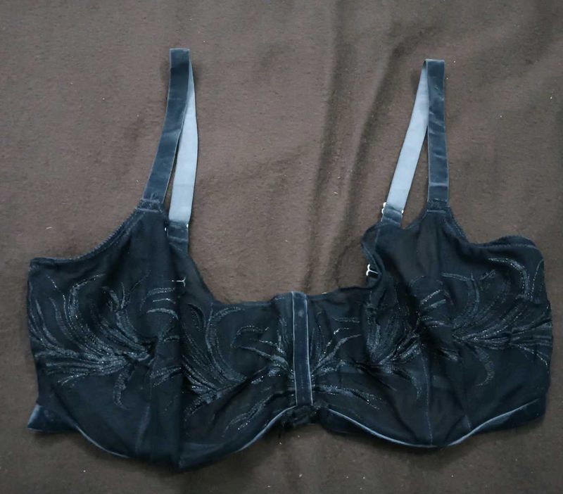 Elegant Black Bra🖤