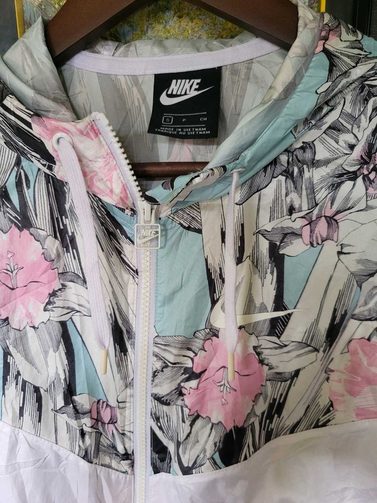 Nike Crop Windjetter Jacket