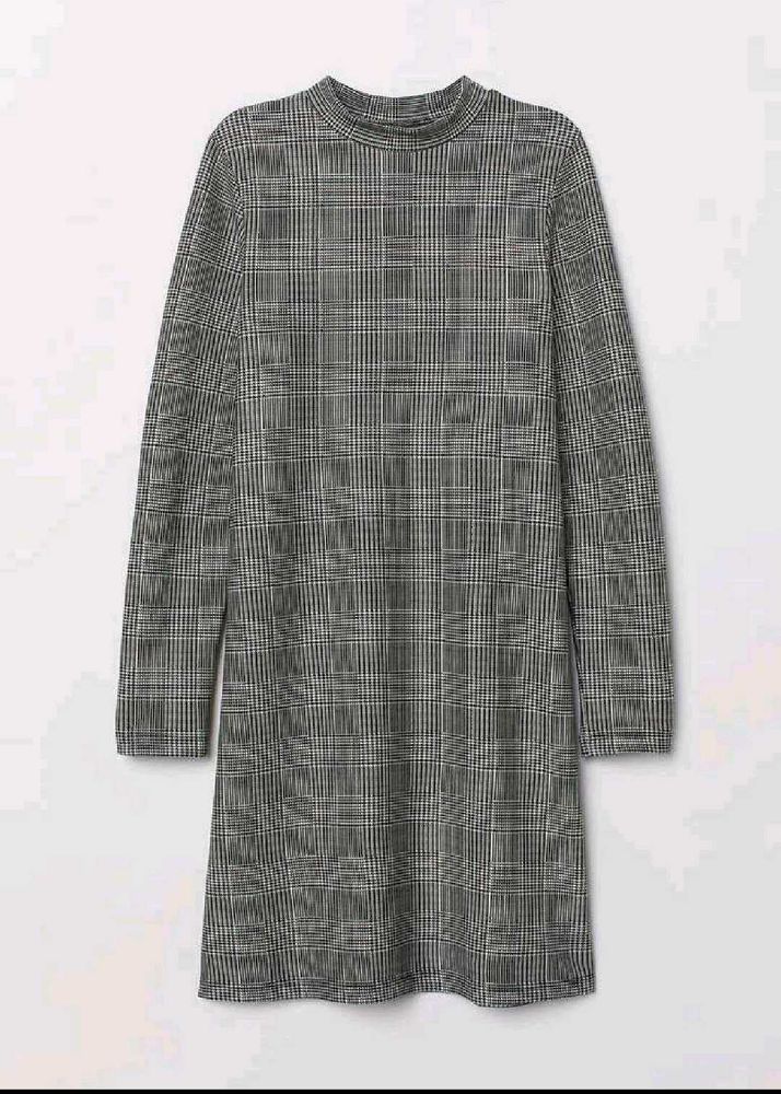 H &amp; M Gray Plaid Long Sleeve Dress