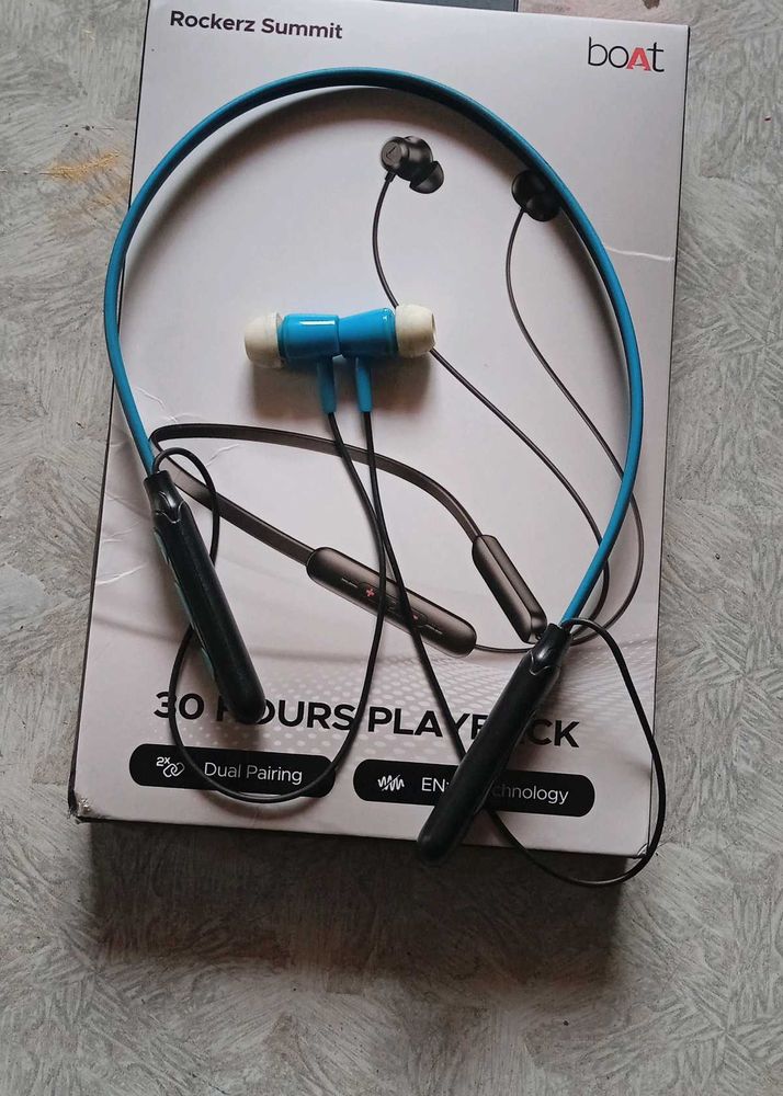 Wireless Headphones/ Earphones
