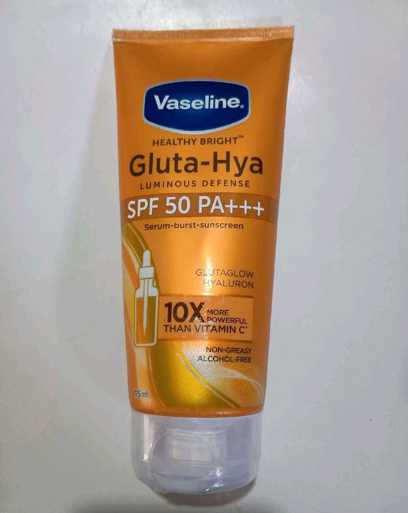 Vaseline Gluta Hya Spf 50 PA+++ Sunscreen