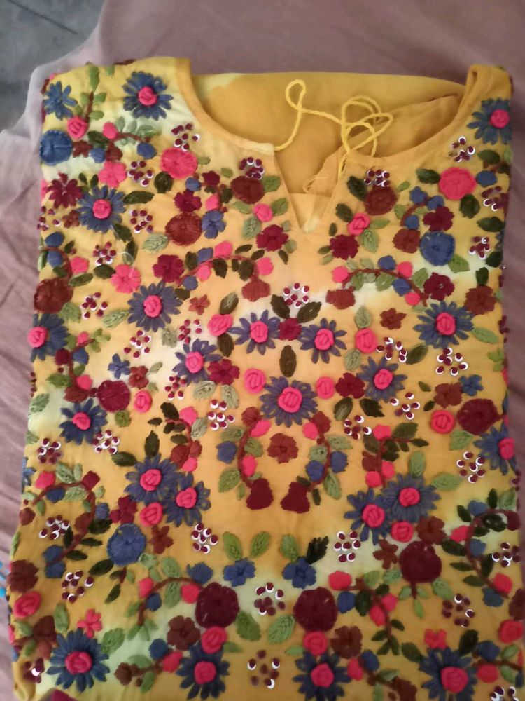 Floral Embroidered Kurta