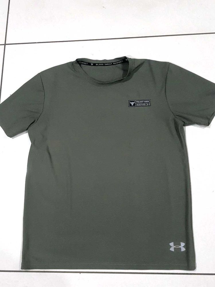 Under Armour T-Shirt