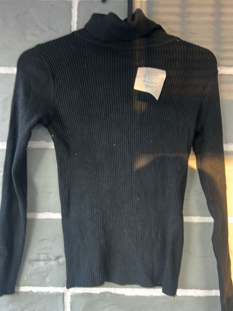 Black Turtleneck Ribbed Top