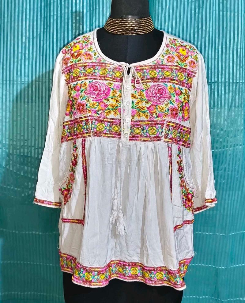 Size M/L🎁Buy 2 Get 1 Free🎁 Embroidered Top