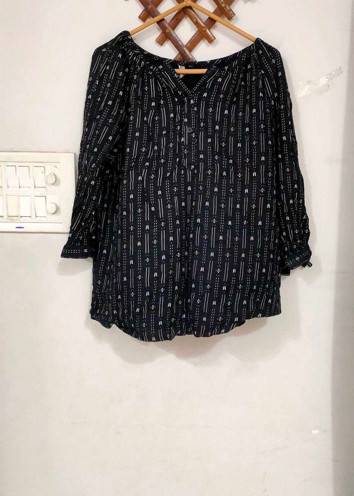 Patterned Black Blouse
