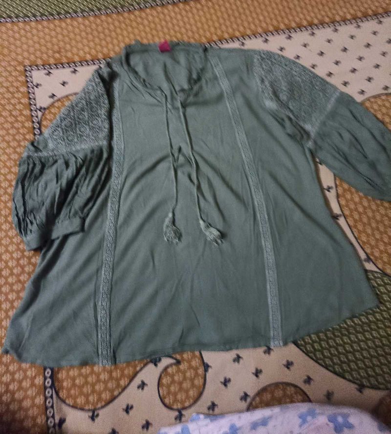 XXL green tunic top with fancy sleeves