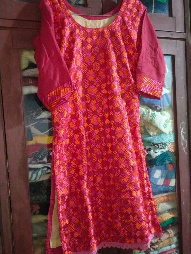 Embroidered Pink Kurta
