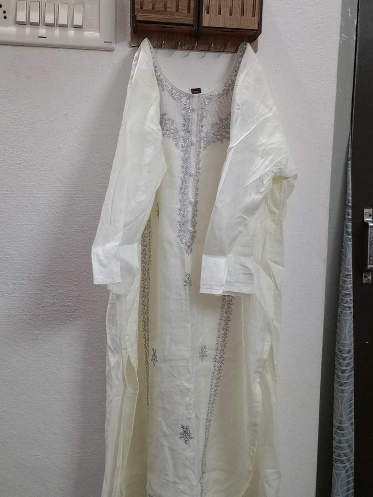 Off-white Colour Dress With Dupatta