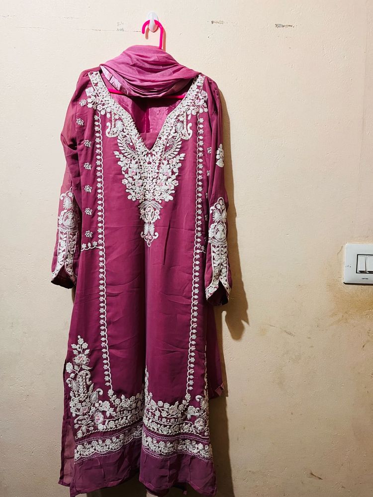 Elegant Rose Pink Embroidered Pakistani Suit