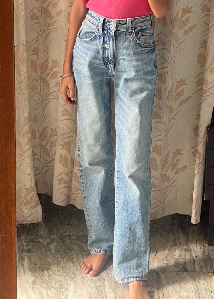 Light Wash Straight Leg Jeans