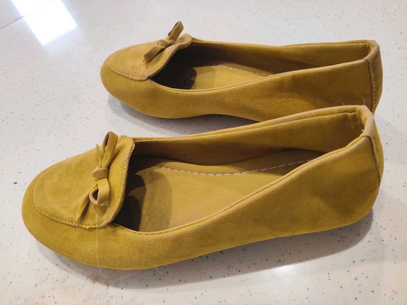 Cute Yellow Ballerinas