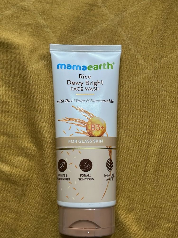 Mamaearth Rice Dewy Bright Face Wash