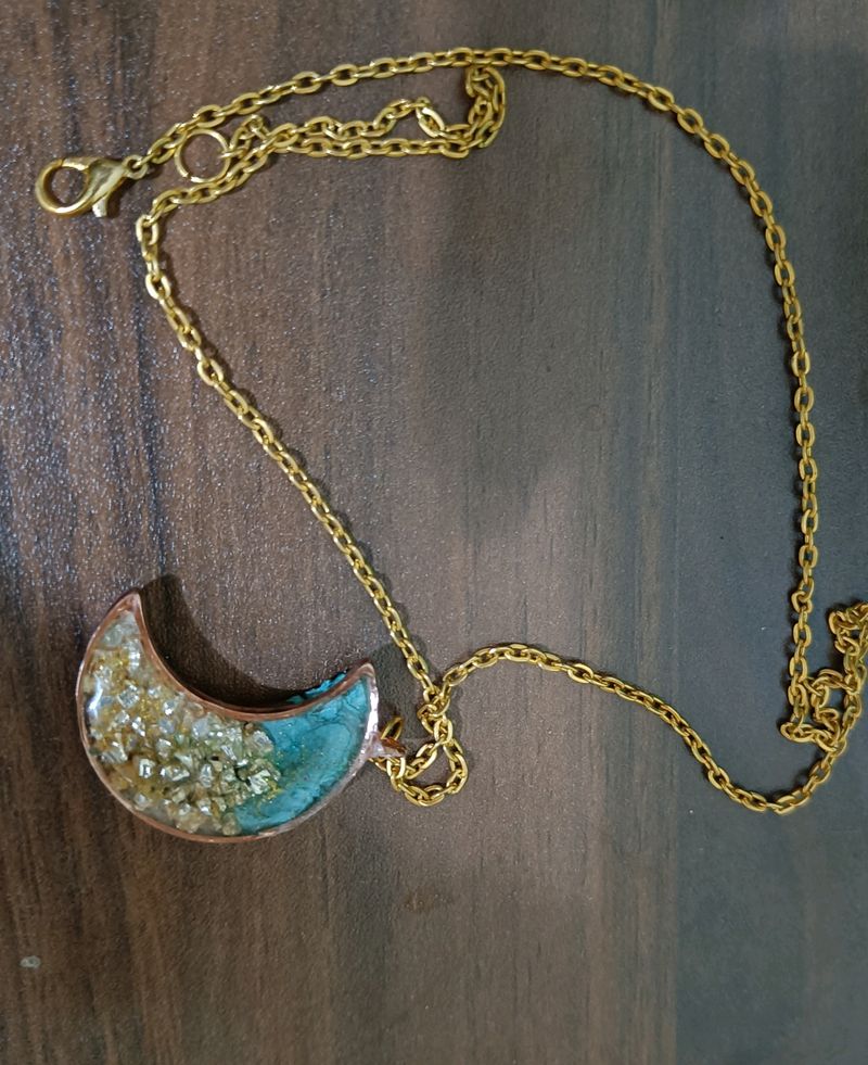 Concrete Resin Pendent