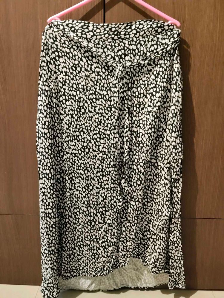 Black &amp; White Print Midi Skirt