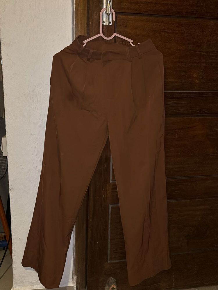 Urbanic Simplicity Straight Leg Pants