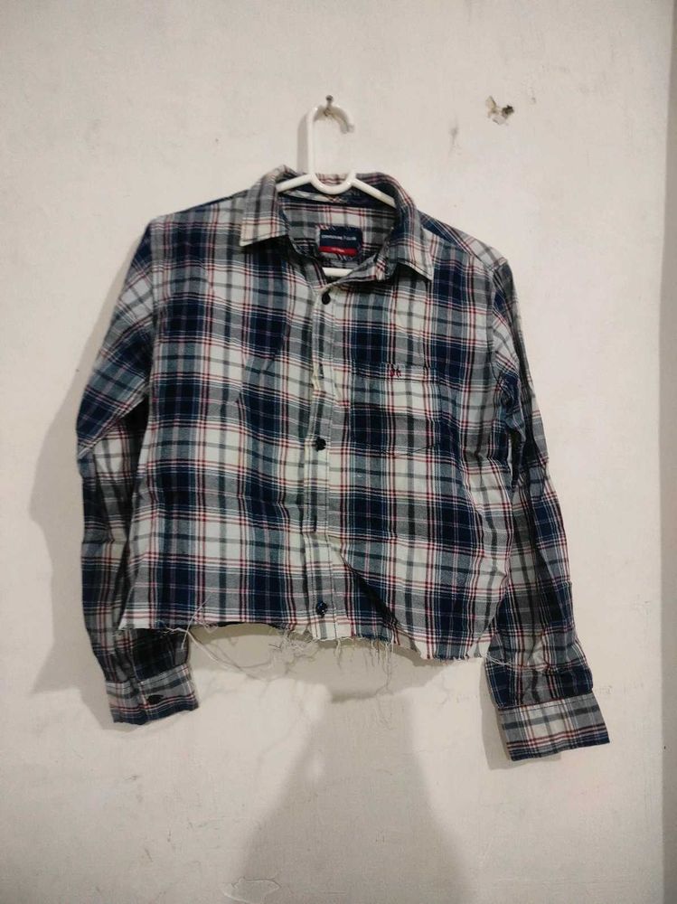 Trendy Cropped Plaid Shirt