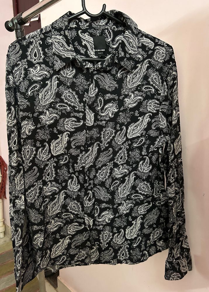 H&amp;M Slim Fit Shirt Black Viscose Paisley | Size S