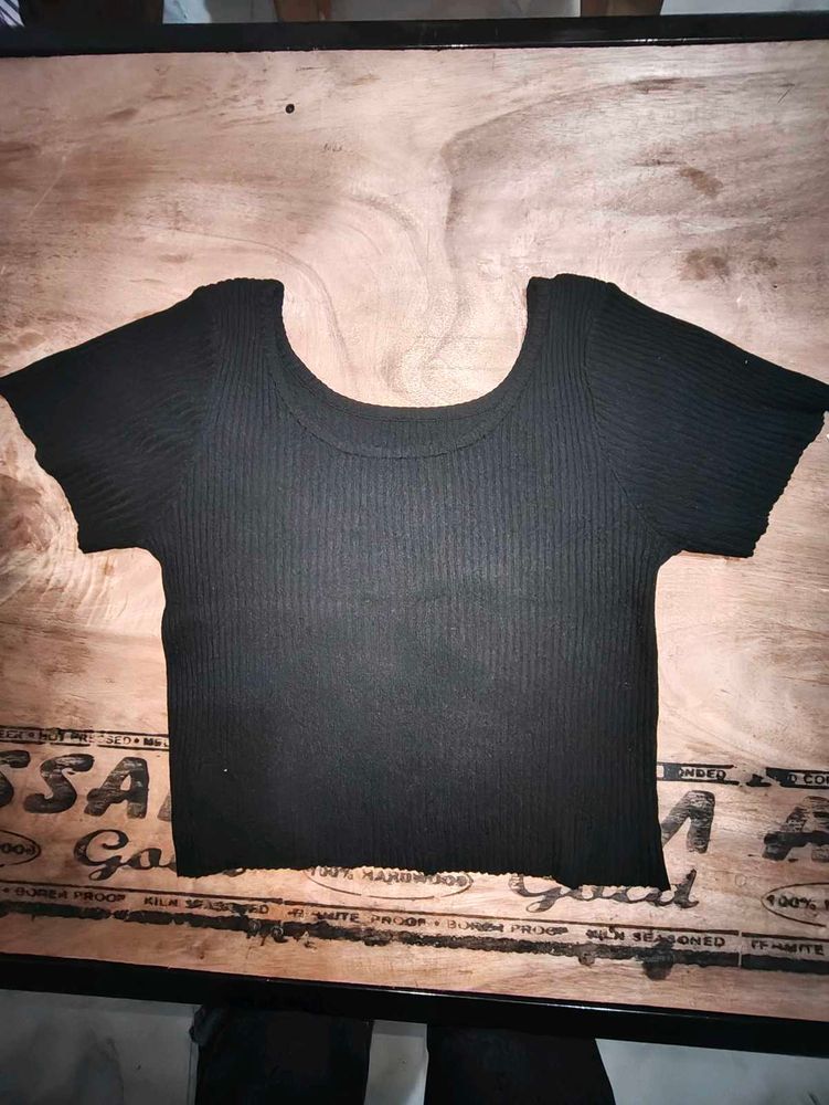 Black Ribbed Crop Top