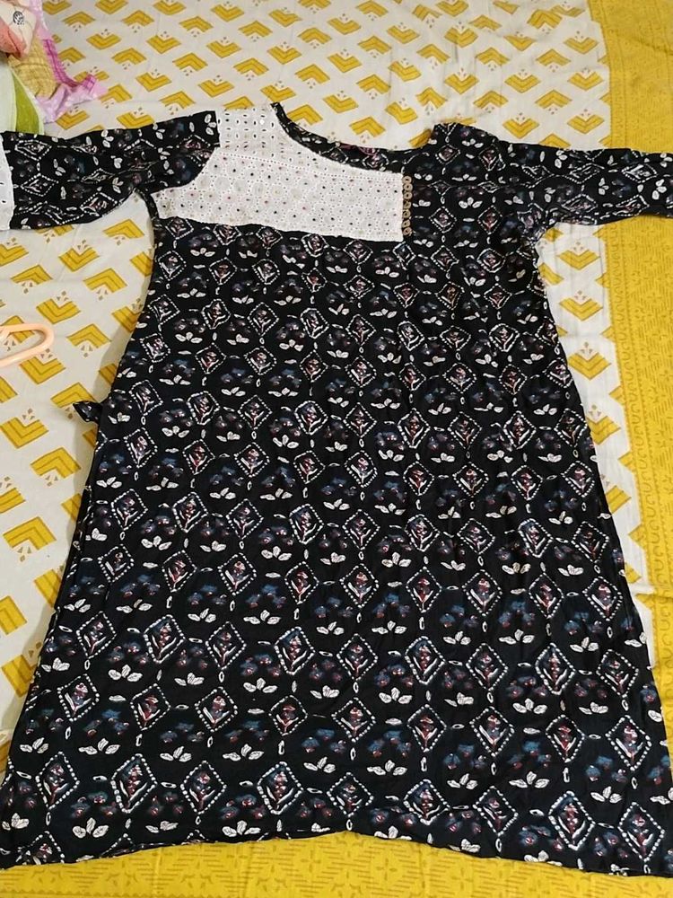 Elegant Printed Kurta With Pockets