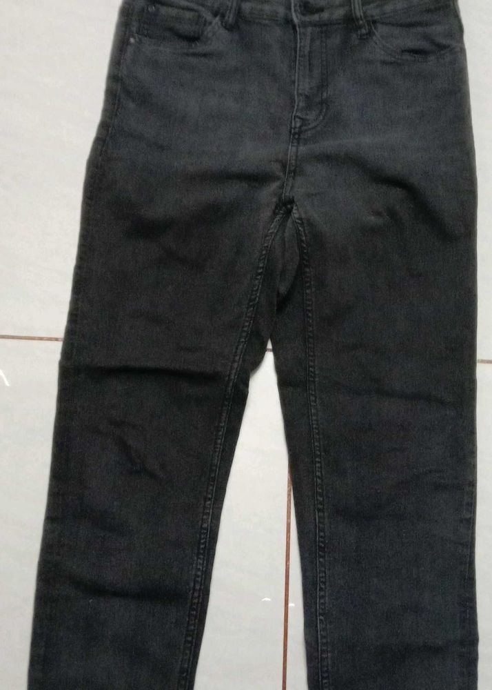 Stylish Women &#39;s Black Denim Jeans