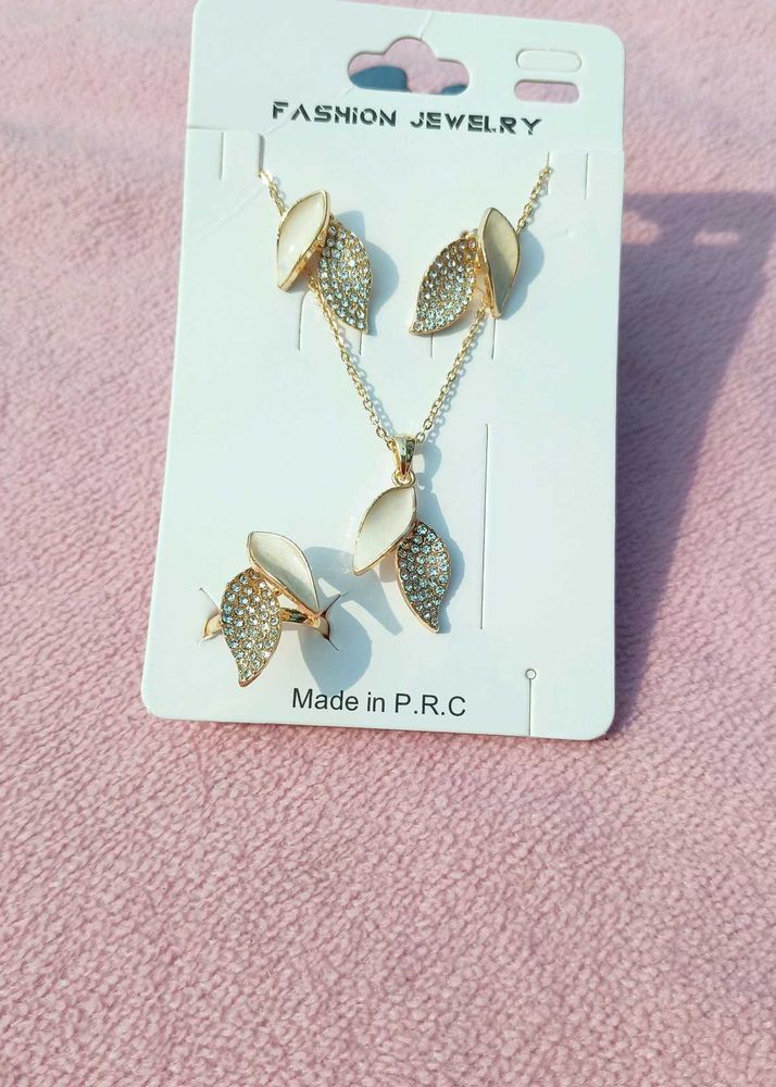 SALE Pendant Set
