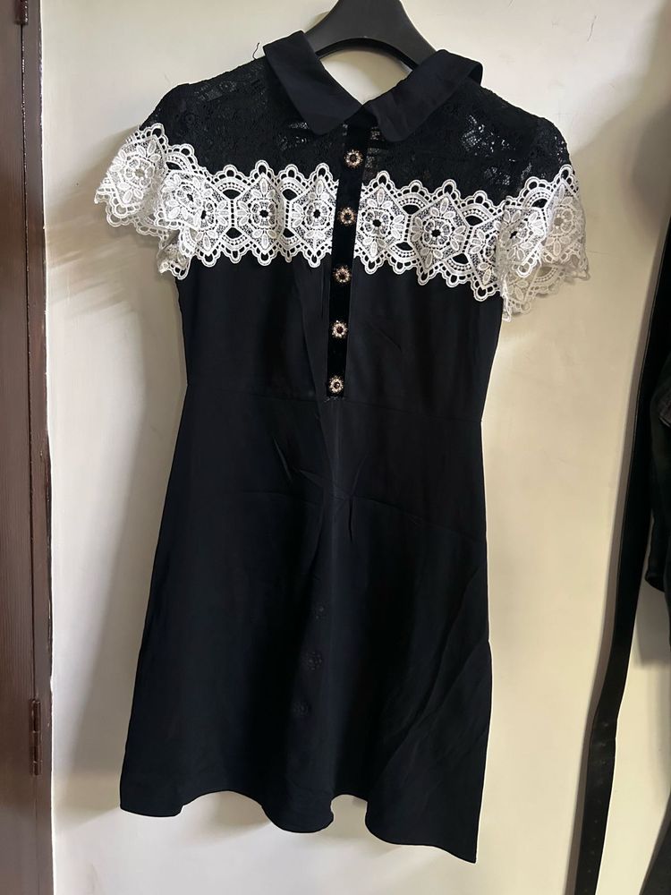 Chic Black Lace Detail Dress