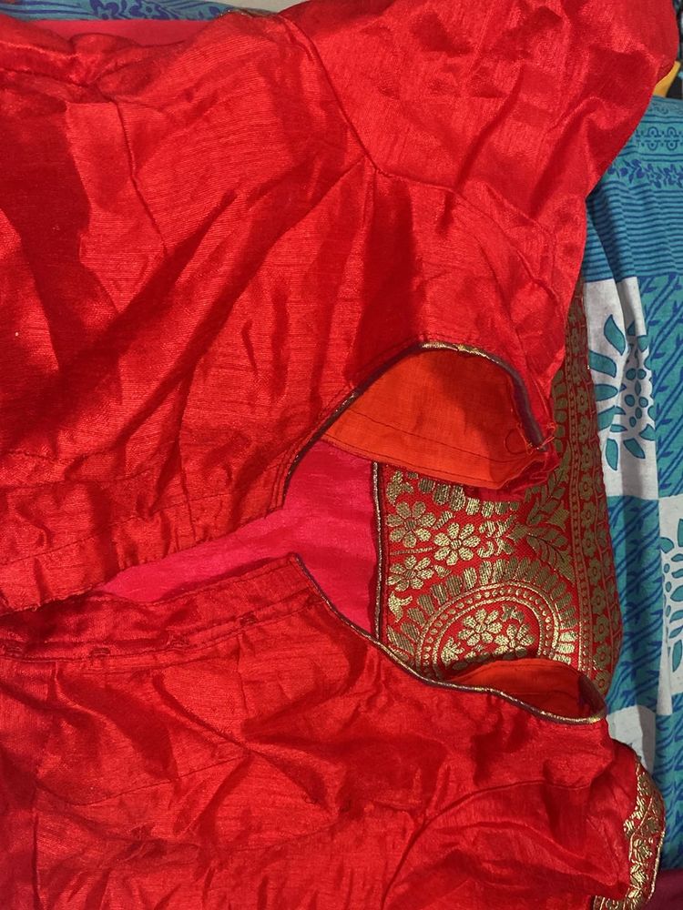 Beautiful Saree With Stiched Blouse