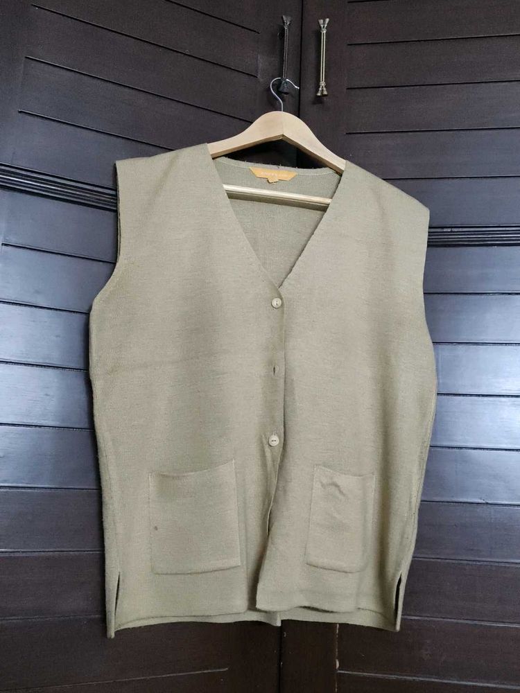 Annabelle Women Sleeveless Knit Sweater