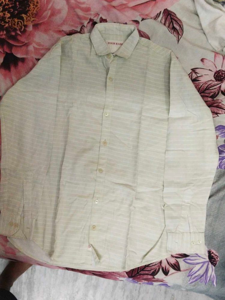 Men&#39;s Striped Shirt