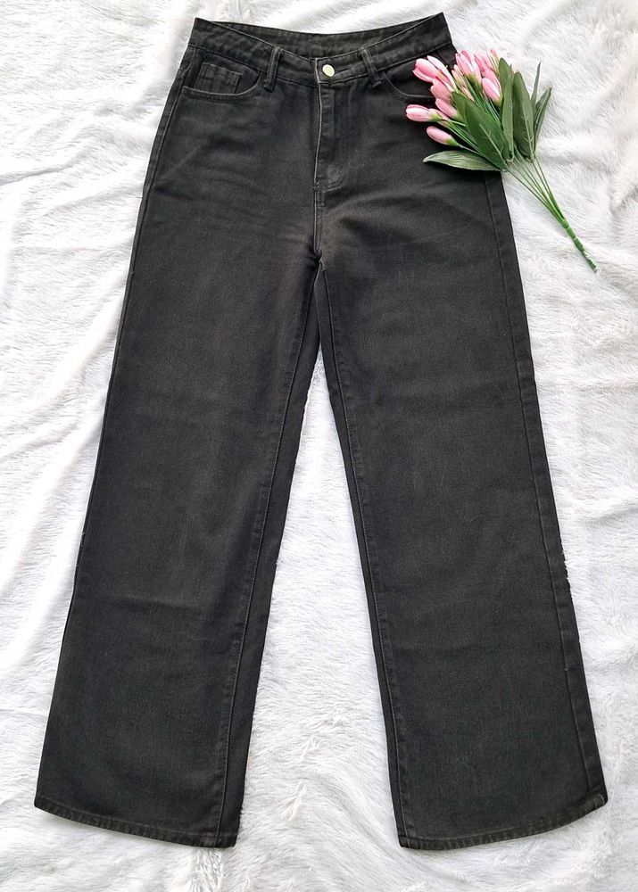Urbanic Embroidered Wide Jeans