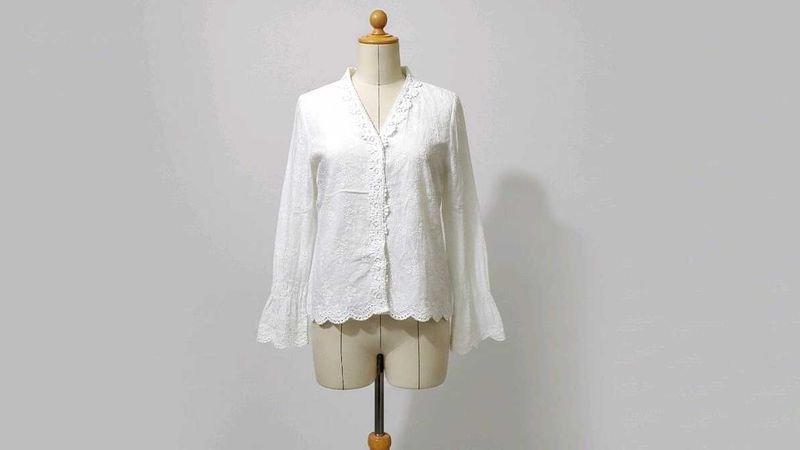 White Lace Trim Long Sleeve Blouse