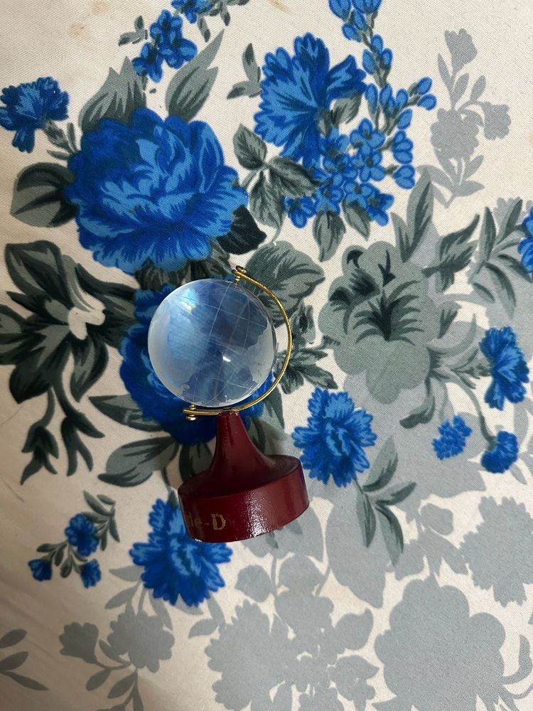 Shelf Decor Globe