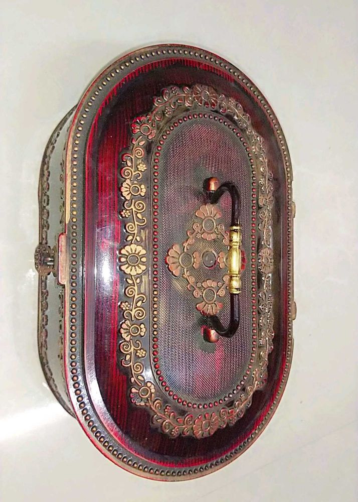 New Vintage Oval Jewelry Box