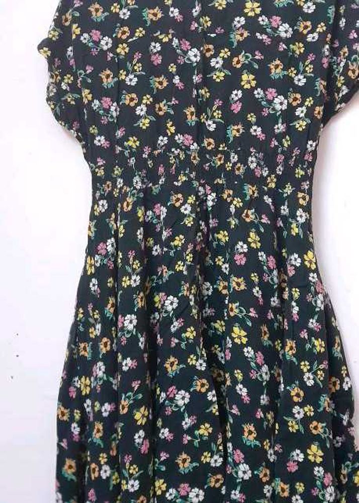 Flowering Black Top With Goal