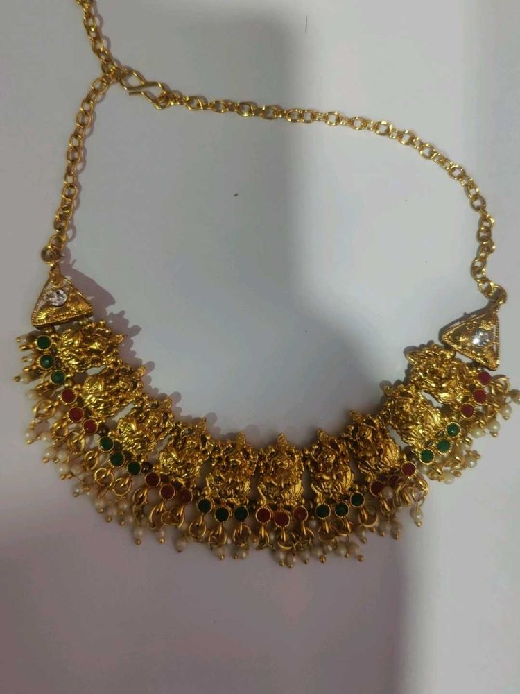Gold Tone Necklace