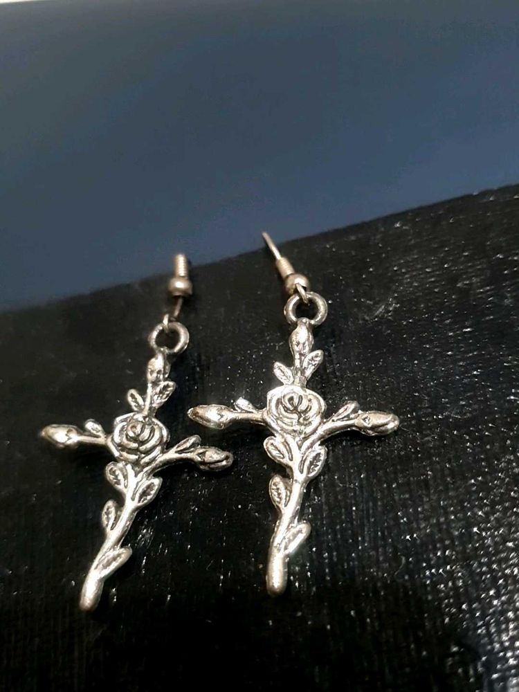 Cross Earing With Rose Details
