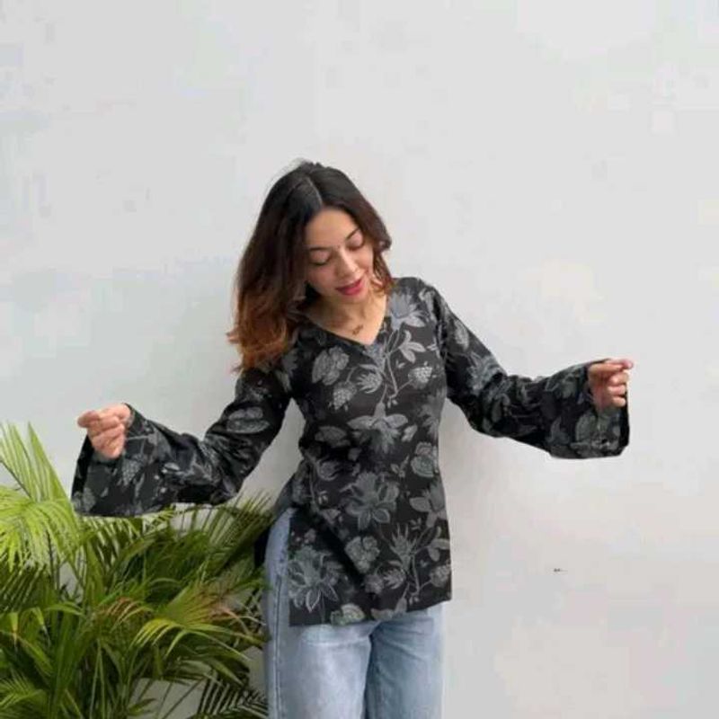 Floral print trendy beautiful short kurtiiii❤