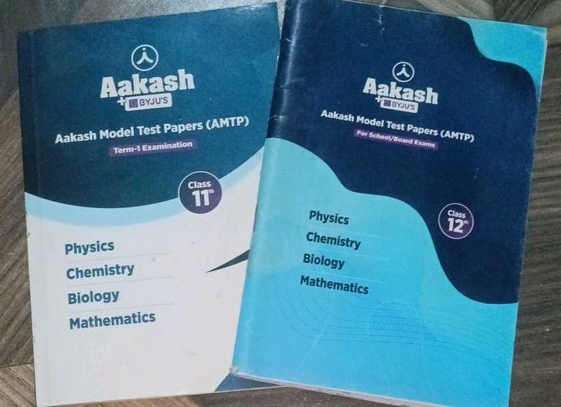 Aakash Model Test Papers (Class 11 &amp; 12)