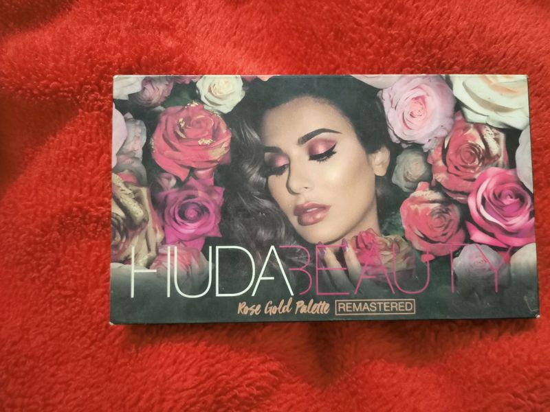 Huda Beauty Rosegold Remastered Palette