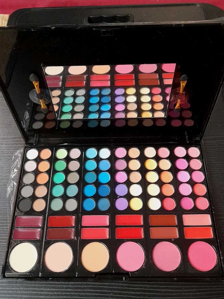 Makeup Palette