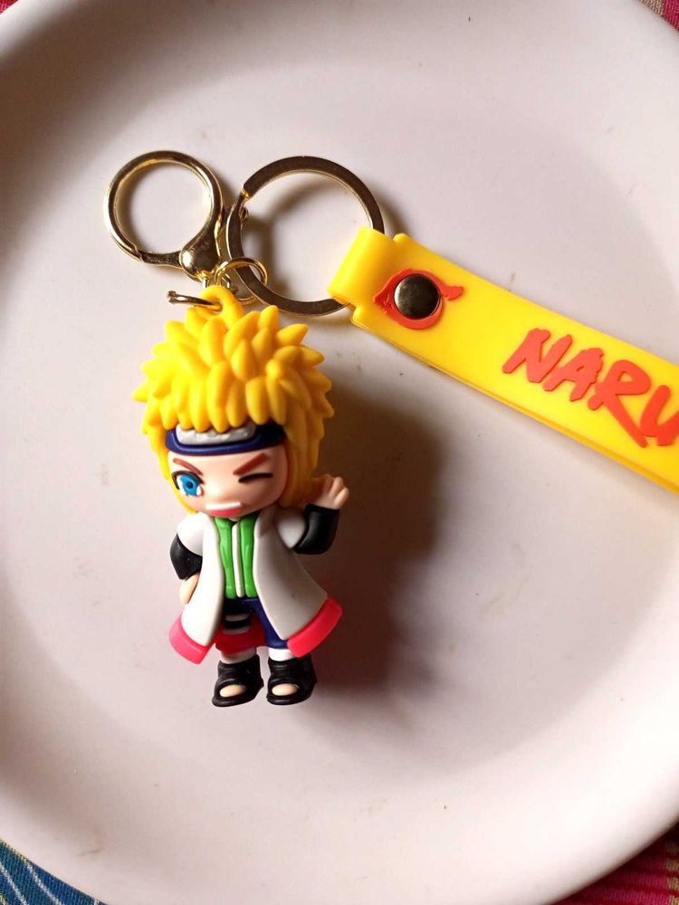 PACK OF 8 PREMIUM KEYCHAINS